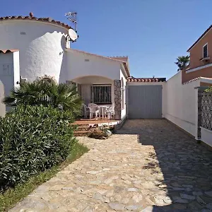 https://xalet-amb-jardi.topcostabravahotels.com